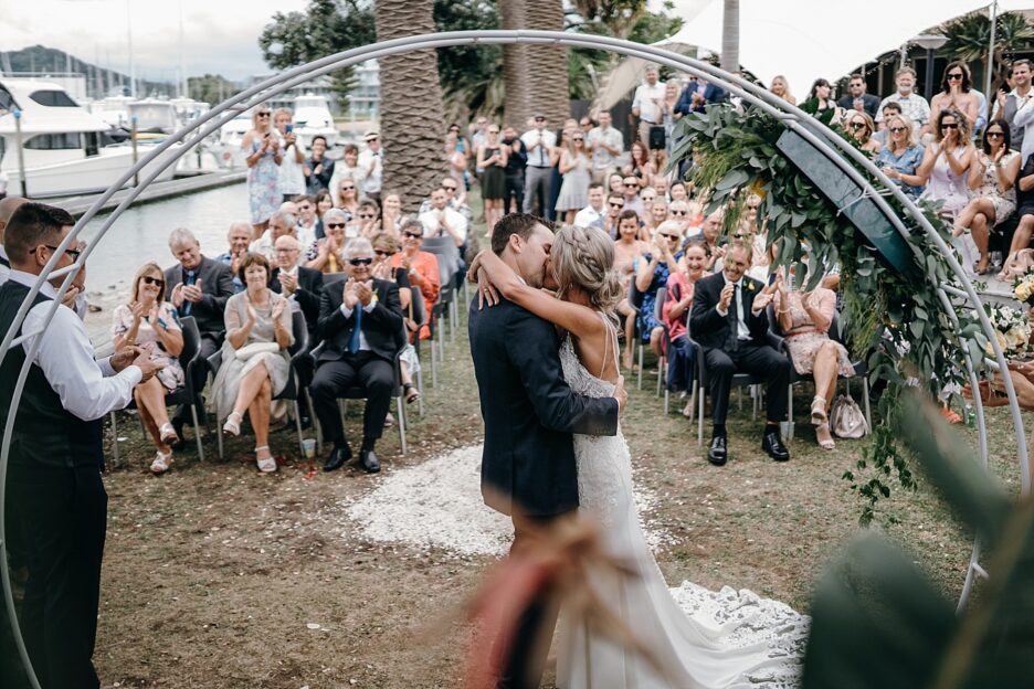 First kiss with guests Salt bar ceremony