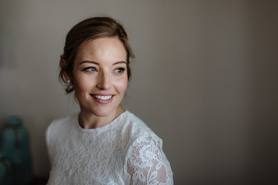 Lace happy bridal dress