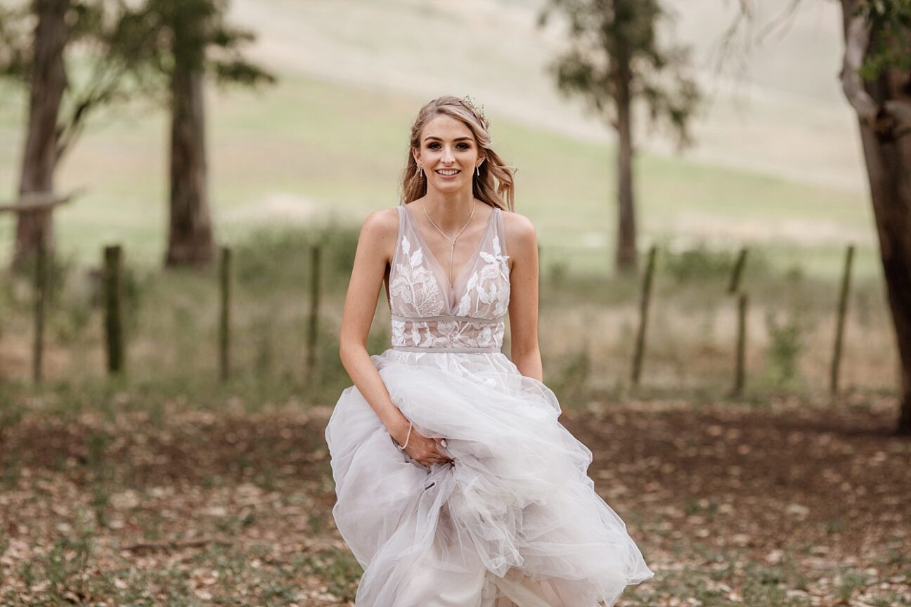 Natural boho bride in sneakers