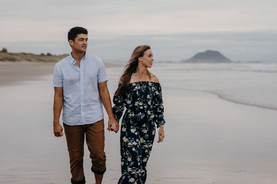 natural photography during couple photography on beach