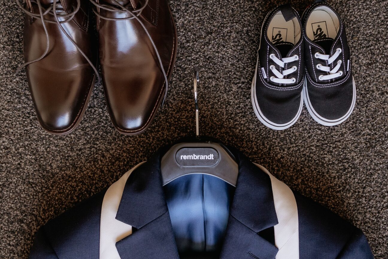 Grooms suit and tie and shoes