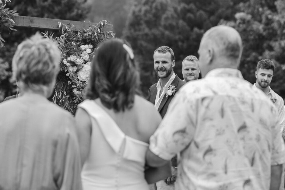Grooms reaction sees Bride first time