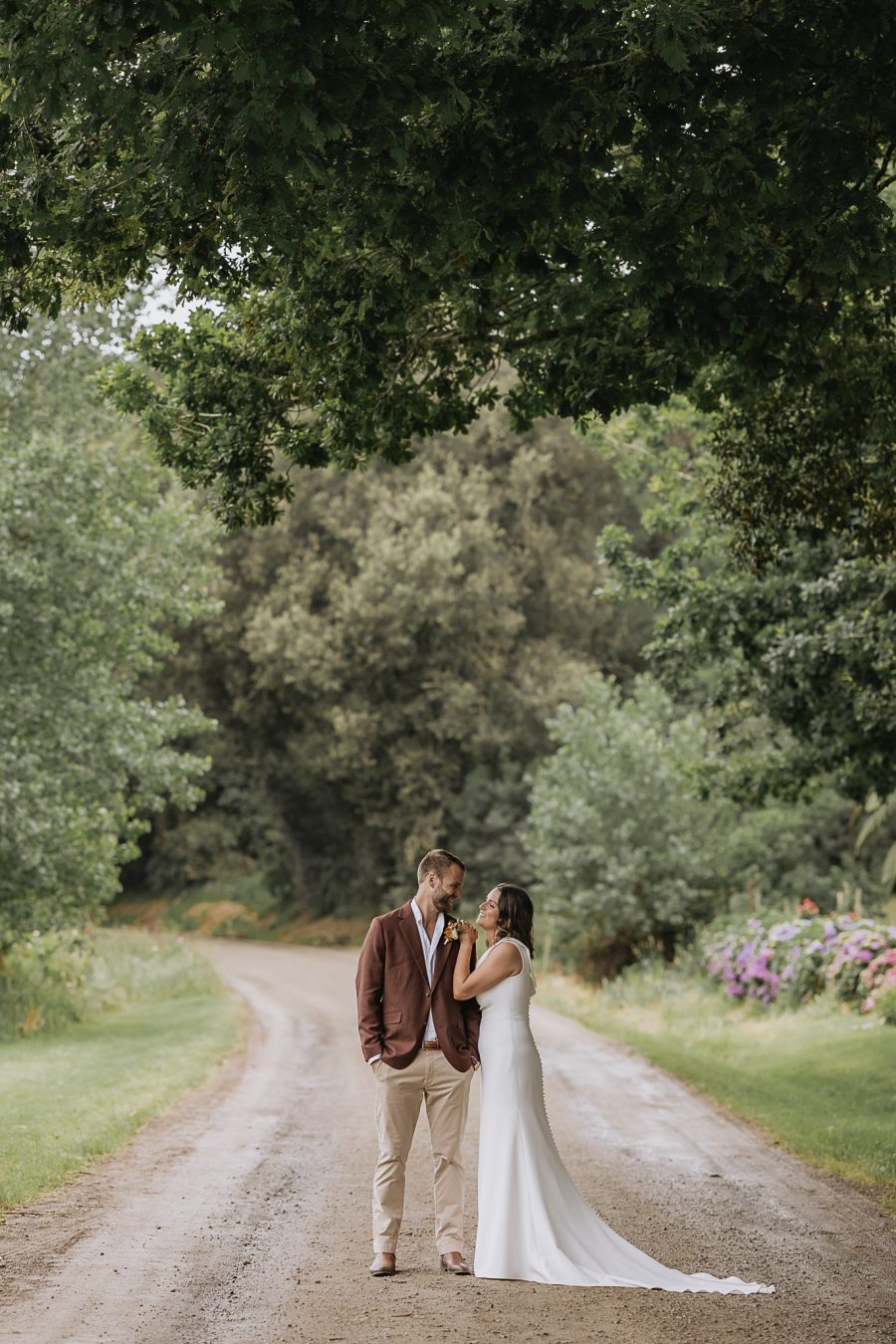 Wedding photography at the Run country road