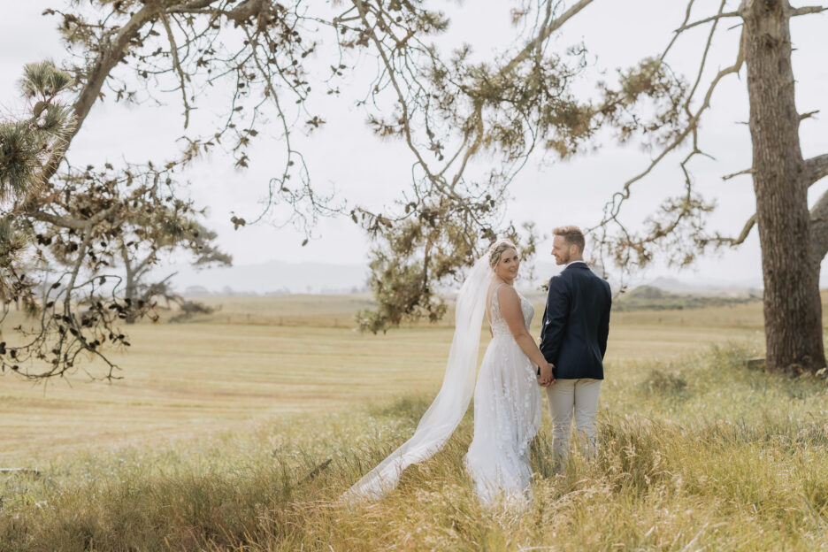 wedding photos with pure images photography Te Tumu estate