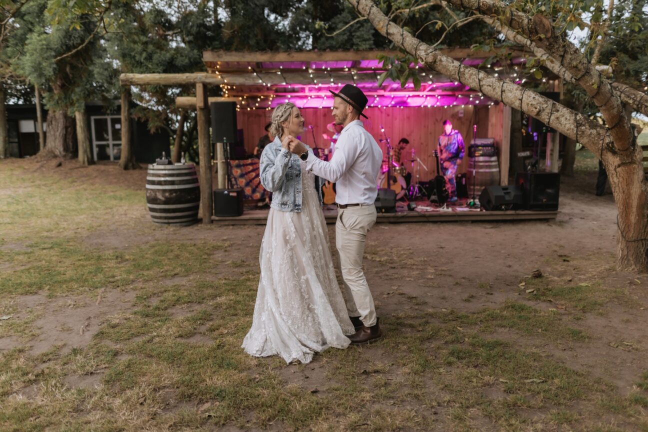 First dance with Tiki Tane and band playing at wedding venue Te Tumu papamoa