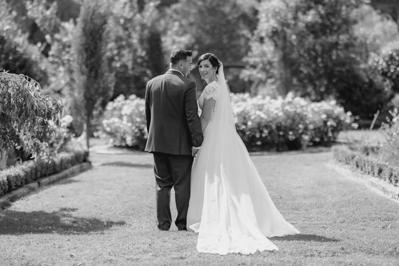 wedding photos in gardens of villa vie