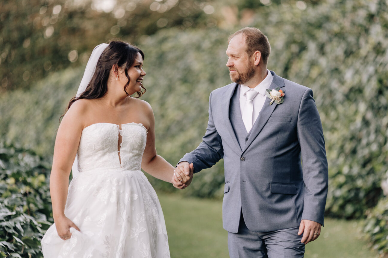 Wedding photos by ivy wall Waterlily gardens Waihi